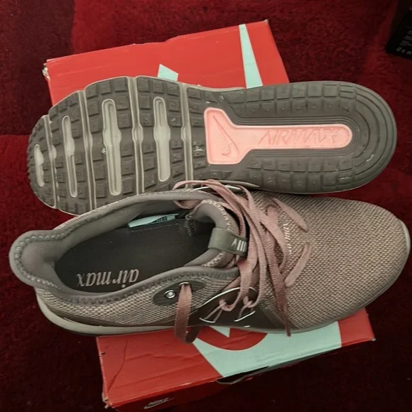 Nike Air Max Pink and Brown - Picture 3 of 5